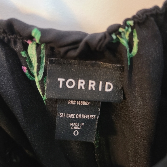 Torrid Black Cactus Print Chiffon Tank Top Size 0 - Picture 6 of 11